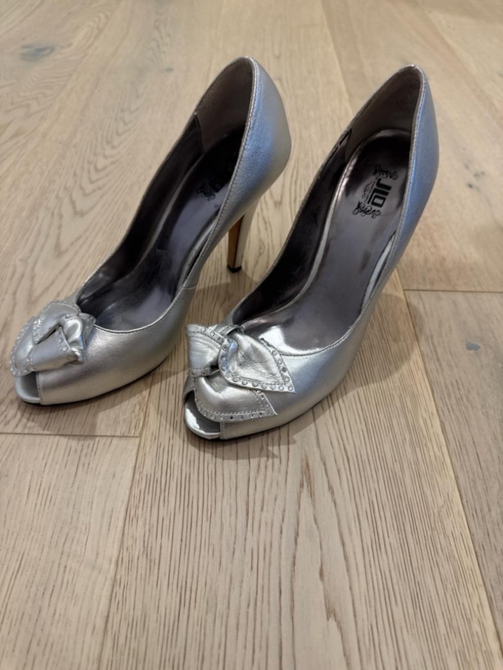 J-LO - Metallic Silver Peep-Toe Heels with Bow Detail - Size 9